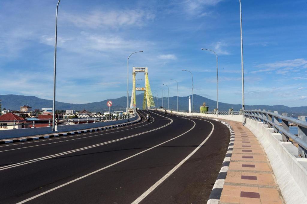 Hotel Royal Manado Luaran gambar
