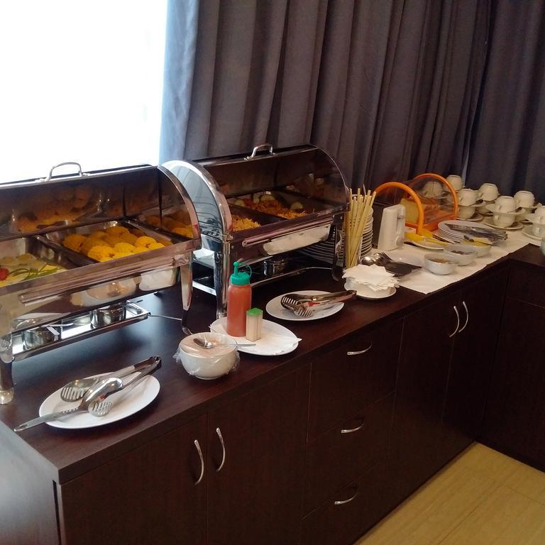 Hotel Royal Manado Luaran gambar