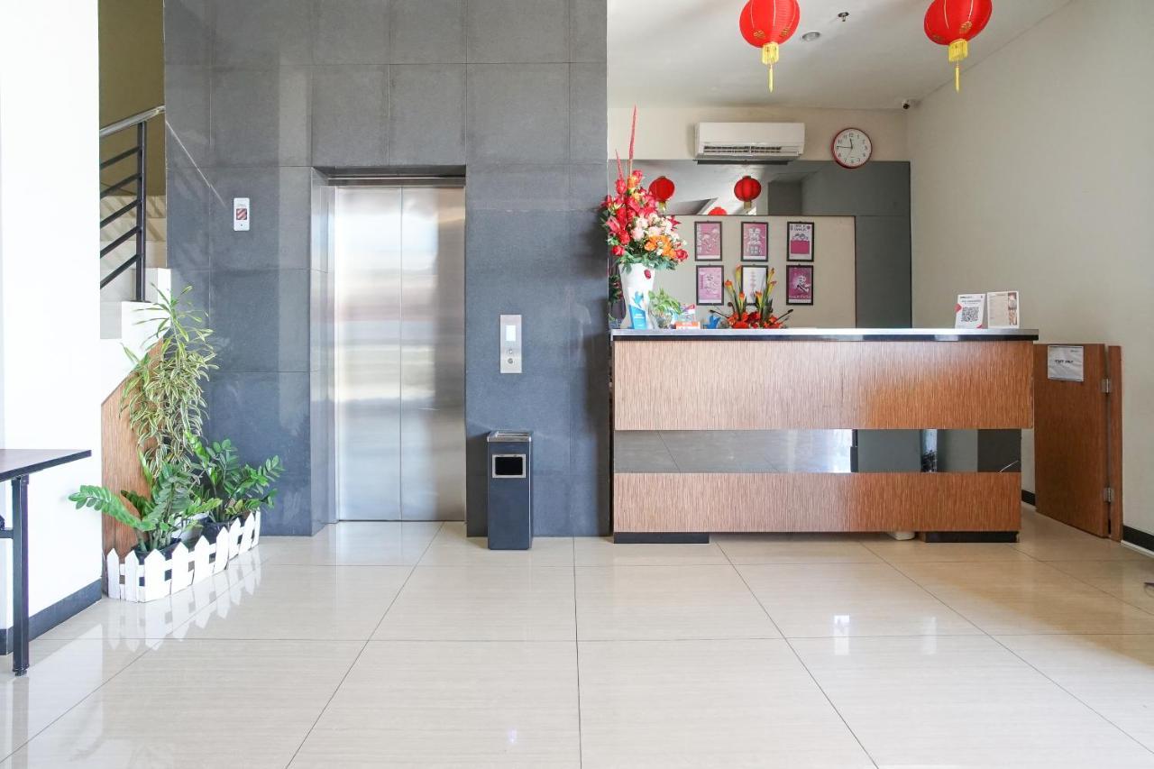 Hotel Royal Manado Luaran gambar