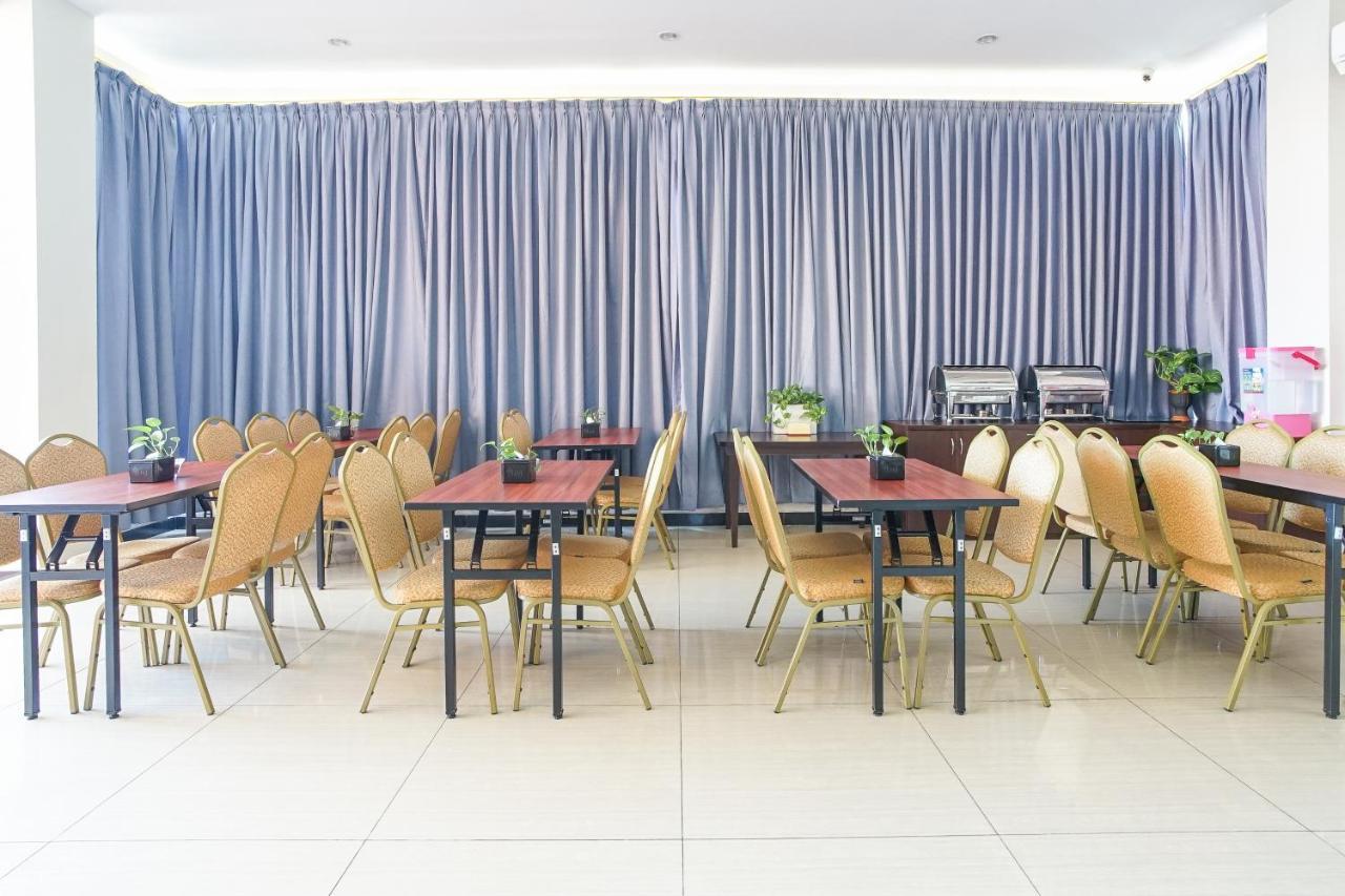 Hotel Royal Manado Luaran gambar